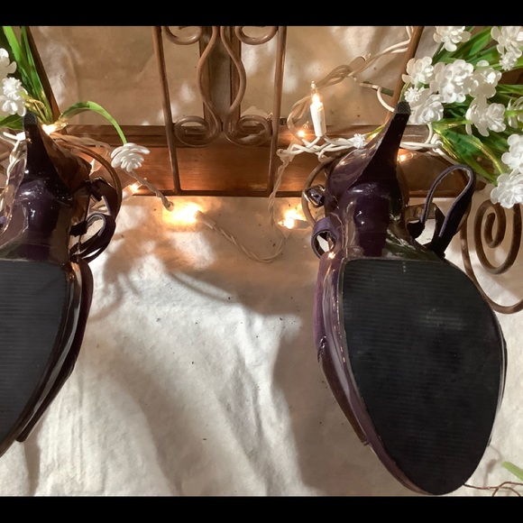 Kelly & Katie deep purple strappy stilettos! - Picture 4 of 6